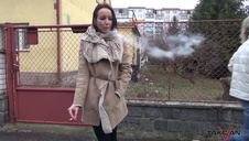 posuwa swoją puszystą żonkę