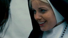 czarnowłosa i malutka laseczka jest rżnięta w dupkę