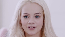 grupowe zabawy nad oceanem