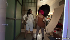 wytatuowana czekoladka z łysym kolesiem