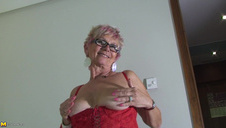 blondynka jest fajnie zapinana w dupkę