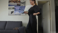 wyruchał ją w swojej kawalerce