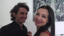 laseczka rozciąga swoją dupę