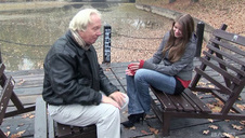 gorąca blondynka bosko palcuje się na tarasie