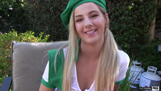 taki mały że ledwo go zauważyła