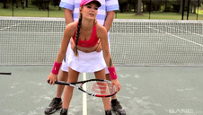 suczka w czerwieni bierze pałę do dzioba