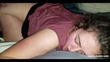 kolo lubi jej sztywny sztuczny biust