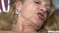 seksowna żonka ujeżdża jego penisa