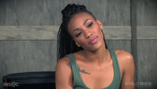 fajnie porusza się biust słodkiej koleżanki