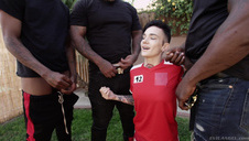 młoda laska w szpilkach fajnie się pieści