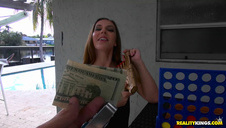 piękny przyjacielski lesbijski gest