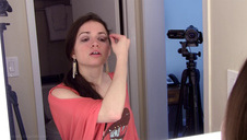 wsadza pałę między jej poślady