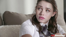 seks z niegrzeczną panią od tylca na kanapie