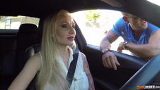 śliczna paniusia z fioletowym wibratorem