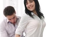 wytatuowana brunetka lubi sex