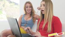 super seks blondi znakomicie skacze na pałce