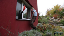 dojrzała pani wypina wielką dupkę