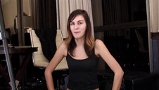 azjatka liże niewielkie penisy