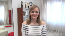 blondyna z kudłatą dziurą