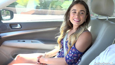 dakota skye jest młodą uczennicą