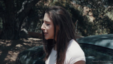 laseczka z wielkimi cycuszkami robi sobie dobrze