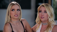 posuwa cudną brunetkę w ciasną dupcię