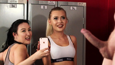 szybki numerek z cycatą lalą w publicznym kiblu