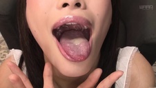 laski na szklanym stole