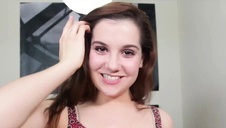 czarnowłosa babeczka jest mocno ruchana w dupsko