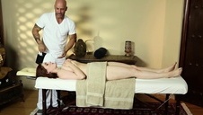 szybka akcja z kudłatą azjatką