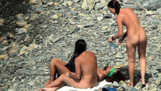 laseczka zapina swojego chłopaka