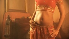 japonka ciągnie penisa na balkonie