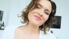 gwiazda porno ma silikonowe cyce i mega dupę