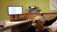 chętnie poszła ruchać się ze swoim szefem