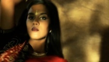 chłopak musi się sporo namęczyć aby zapokoić panią esmeraldę