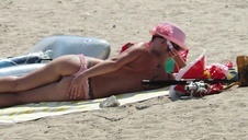 nigdy nie zostawiaj atrakcyjnej żony z przystojnym nieznajomym