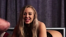 dośiwadczona ashley sinclair masturbuje się o poranku