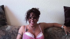 dyma suczkę przed kamerką