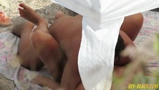 włożył fajnej blondynie do ust swoją sztywną pałkę