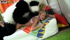 suczka dosiada ogromną pałę