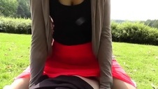 facet zabawia się wygimnastykowaną azjatką