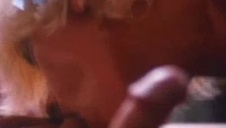 rosjanka liże jego słodkie jąderka