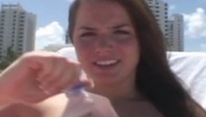 vanessa z kutasem w dziobie