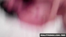 wymasował jej cipkę a poźniej zapiął na pieska