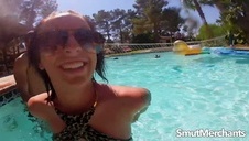 jedno dildo w dwóch ciasnych muszelkach