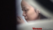 niechętnie obciągnęła