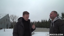 ruda nimfomanka pieprzy się w salonie