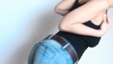 skośnooka wysysa spermę z małej pałki