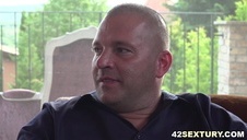 sperma wyciekająca z jej gorącej cipki