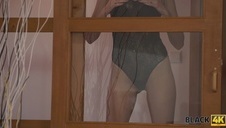 spotykają się w bibliotece żeby zaspokoić swoje fantazje